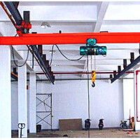 河南礦山起重機廠家直銷，MH門式抓斗起重機低價。
