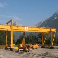 青島起重、起重機(jī)械、起重機(jī)、MH電動(dòng)葫蘆門式起重機(jī)